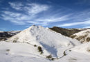 Thorpe Cloud with snow